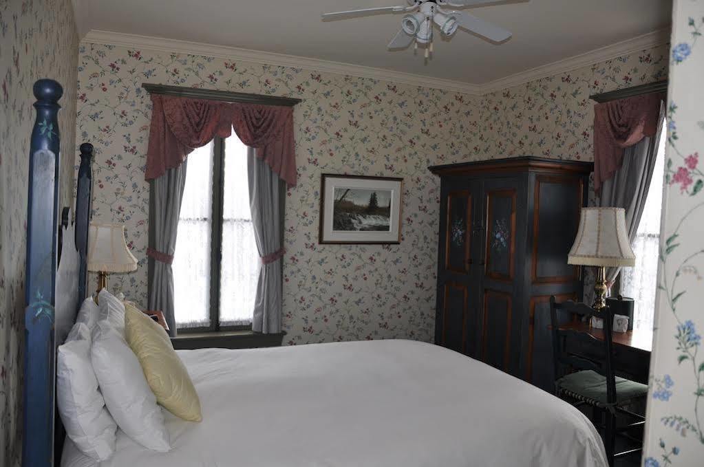 Auberge Lakeview Inn Lac-Brome Extérieur photo